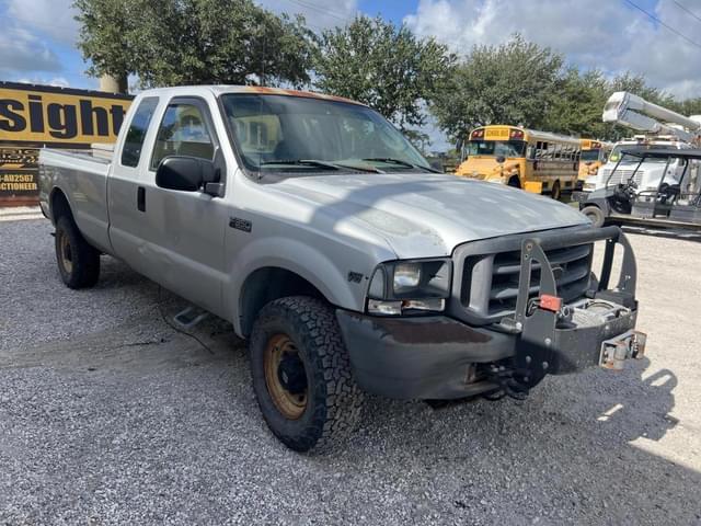 Image of Ford F-350 equipment image 3