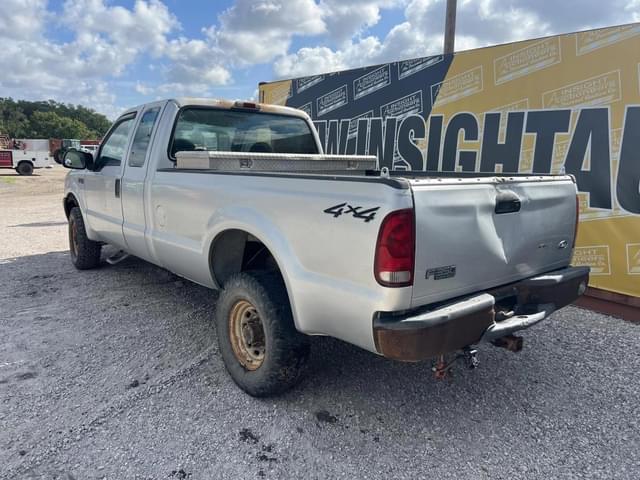 Image of Ford F-350 equipment image 1