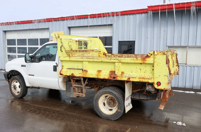 Image of Ford F-450 equipment image 2