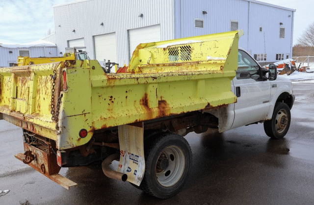 Image of Ford F-450 equipment image 4