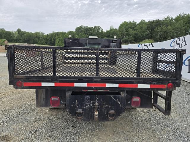 Image of Ford F-450 equipment image 3