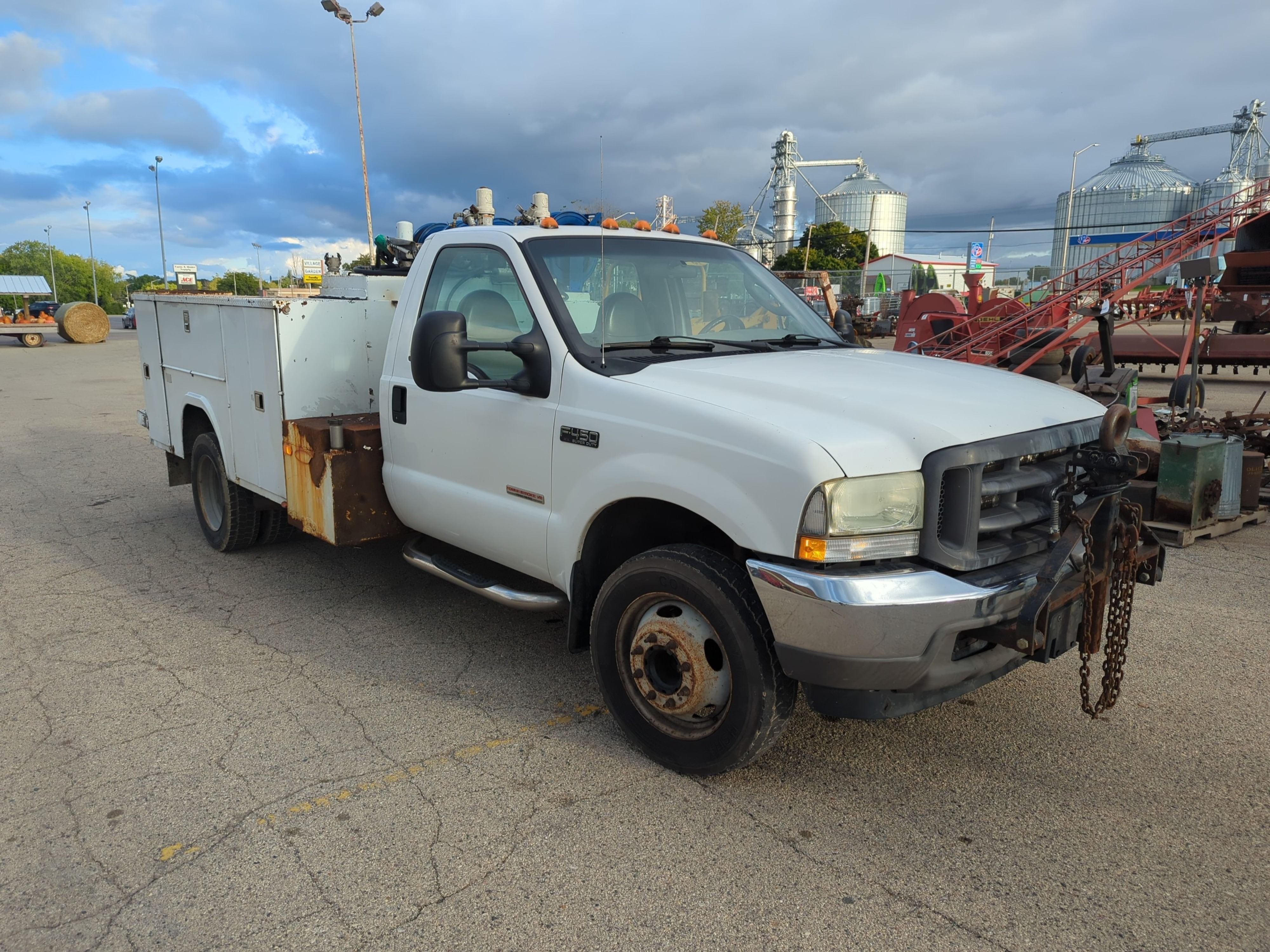 2004 Ford F-450 Equipment Image0