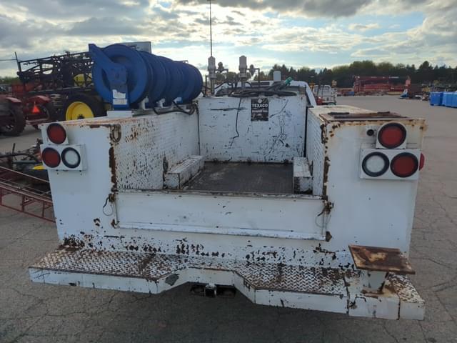 Image of Ford F-450 equipment image 4