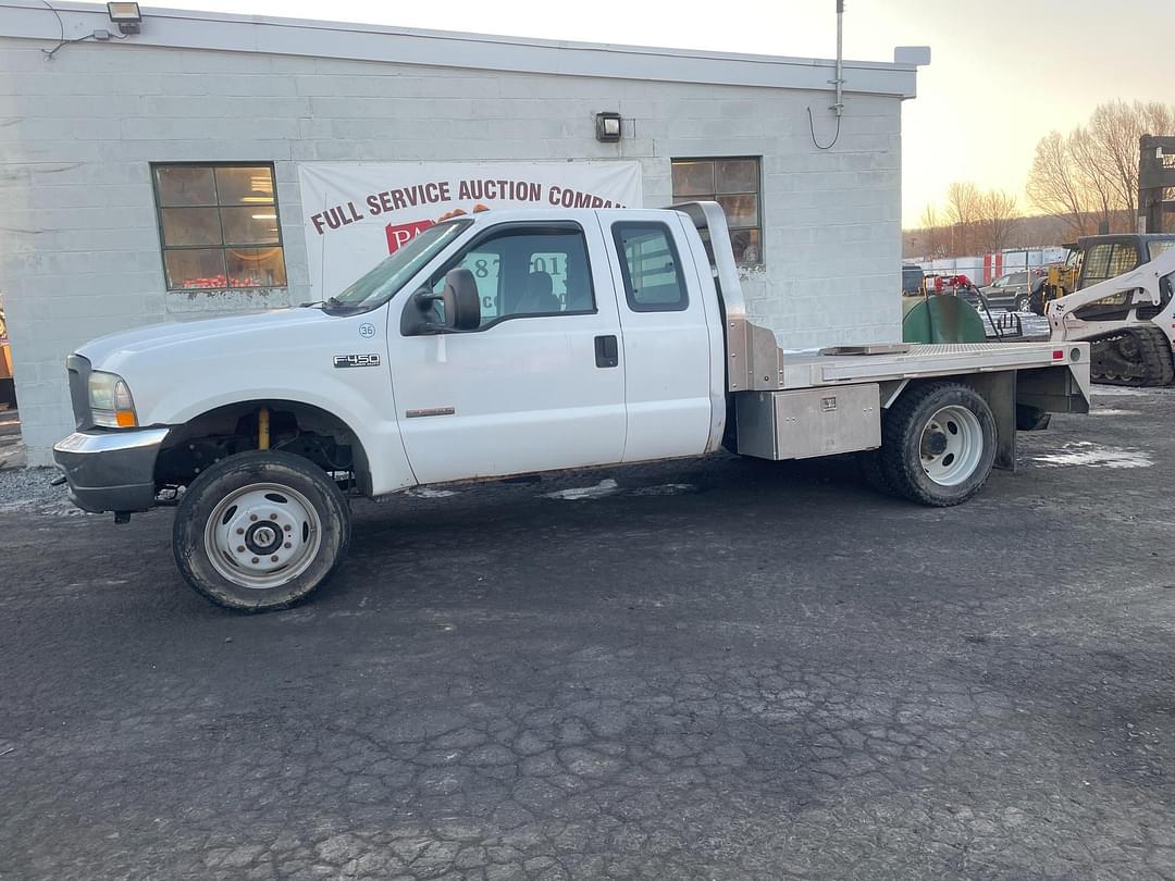 Image of Ford F-450 Primary image