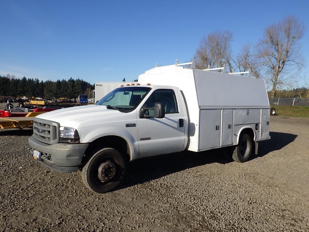 Image of Ford F-550 Primary image