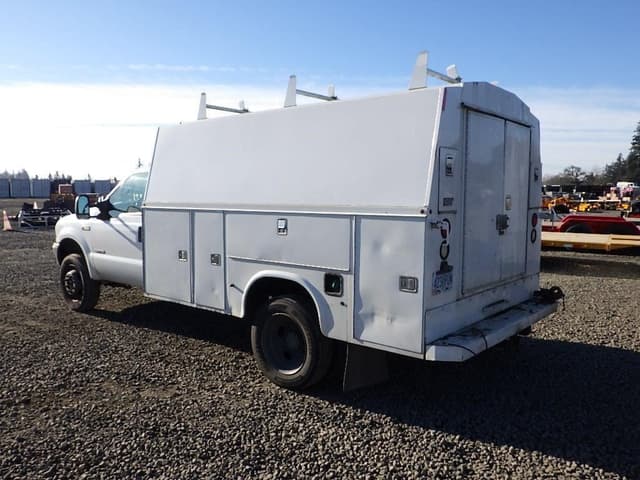 Image of Ford F-550 equipment image 4