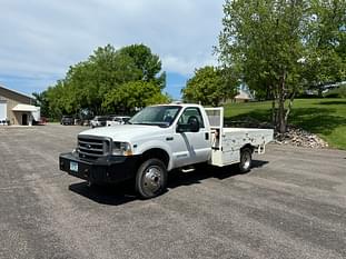 2004 Ford F-550 Equipment Image0