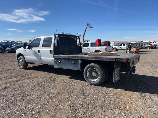 Image of Ford F-550 equipment image 3