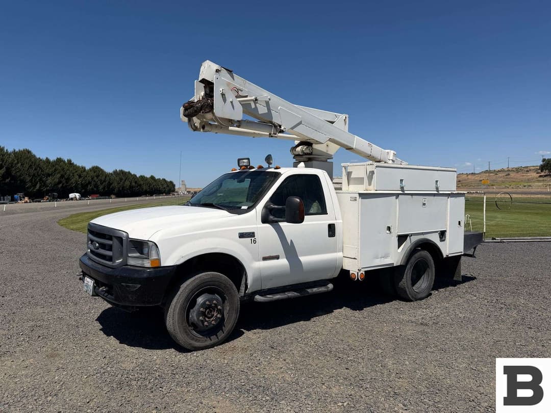 Image of Ford F-550 Primary image