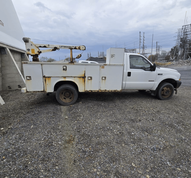 Image of Ford F-550 equipment image 3