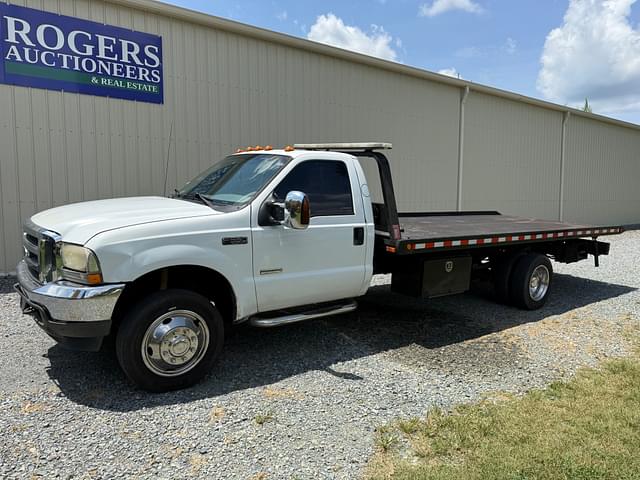 Image of Ford F-550 equipment image 3