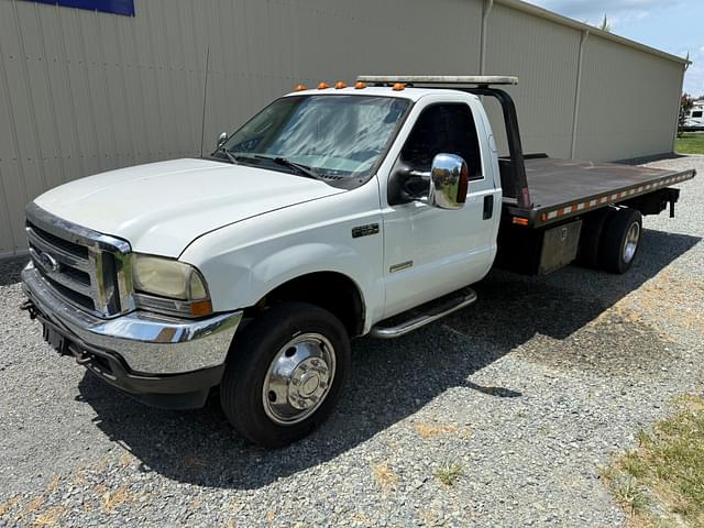 Image of Ford F-550 equipment image 2
