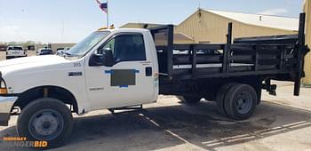 2004 Ford F-550 Equipment Image0