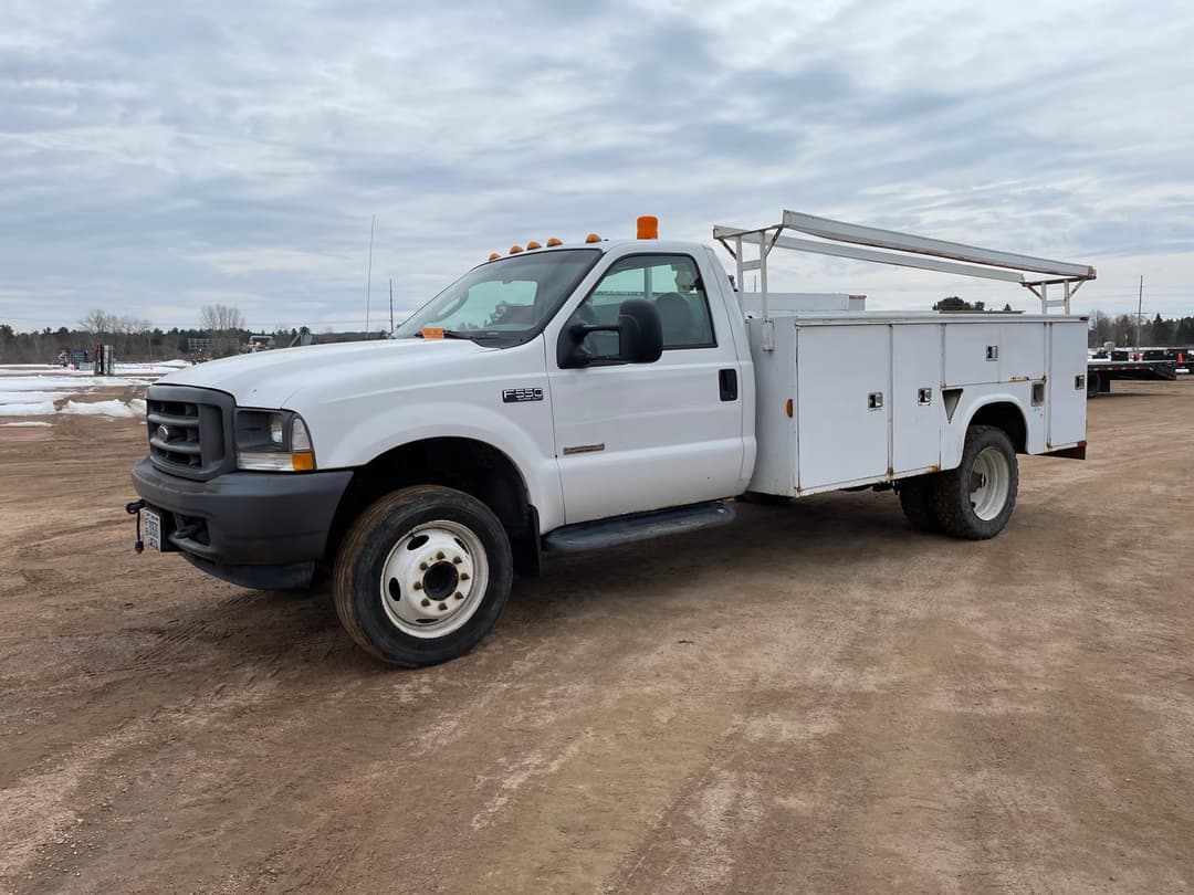 Image of Ford F-550 Primary image