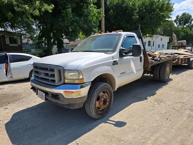Image of Ford F-550 equipment image 2
