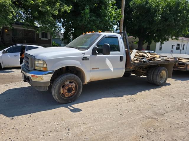 Image of Ford F-550 equipment image 3