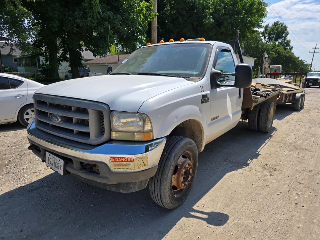 Image of Ford F-550 Primary image
