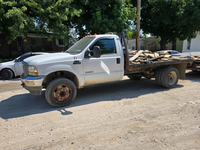 Image of Ford F-550 equipment image 4