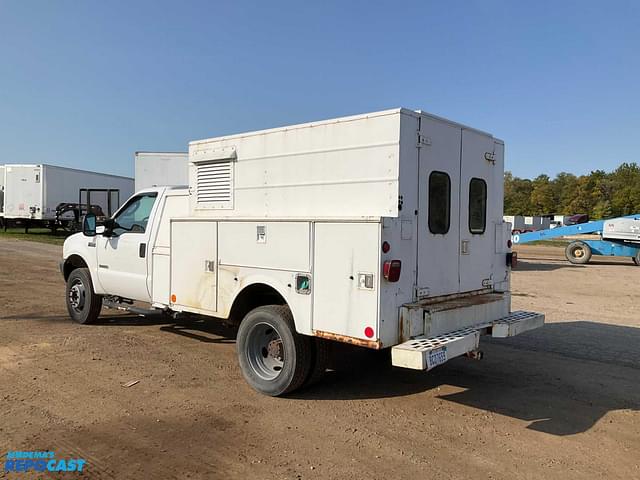 Image of Ford F-550 equipment image 4