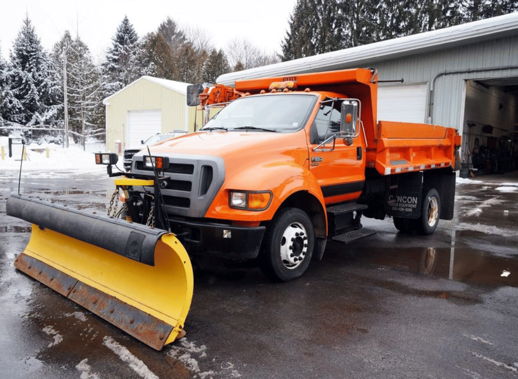2004 Ford F-650 Equipment Image0