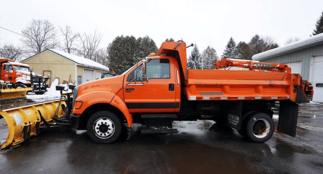 Image of Ford F-650 equipment image 2