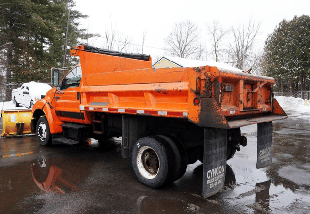 Image of Ford F-650 equipment image 3