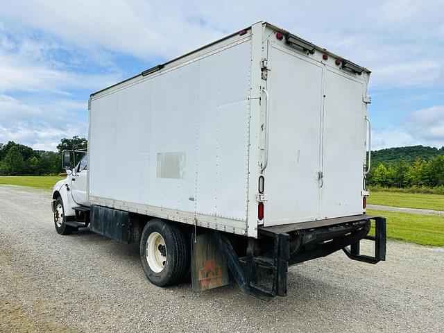 Image of Ford F-650 equipment image 2