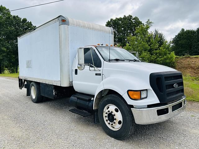 Image of Ford F-650 equipment image 4