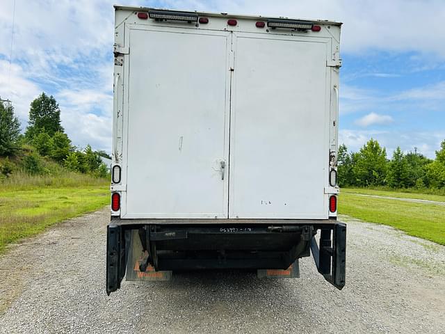 Image of Ford F-650 equipment image 3