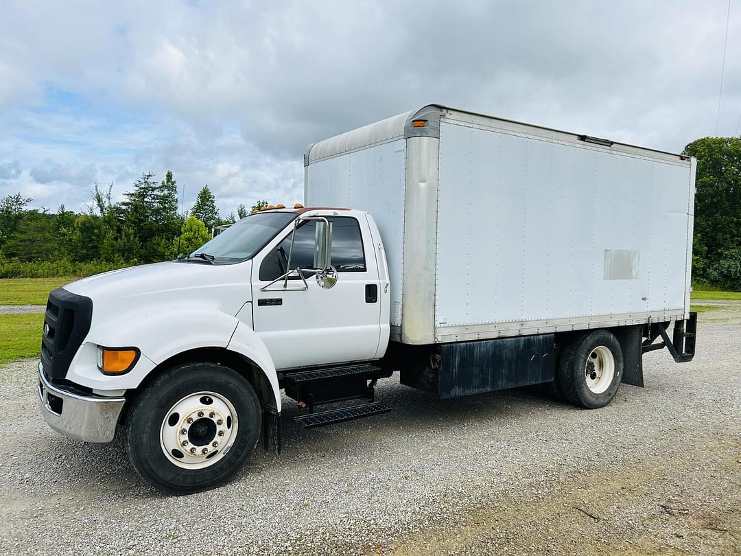 Image of Ford F-650 Primary image
