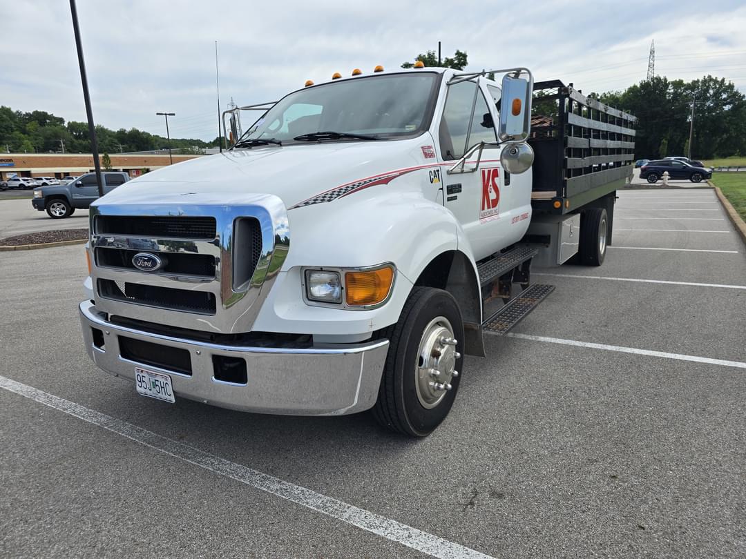 Image of Ford F-650 Primary image