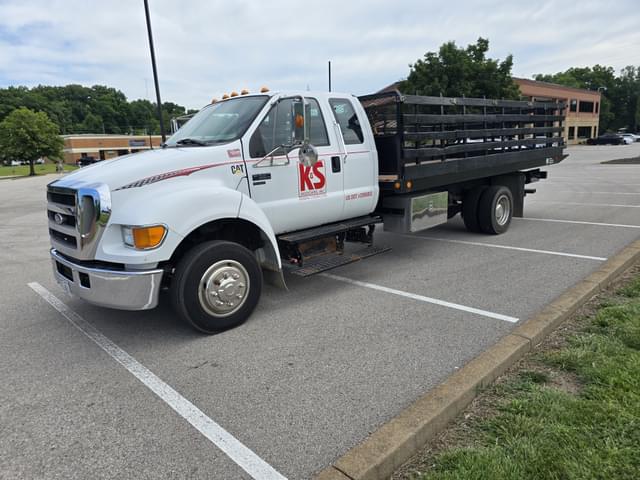 Image of Ford F-650 equipment image 3