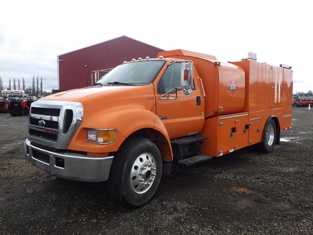 Image of Ford F-650 Primary image
