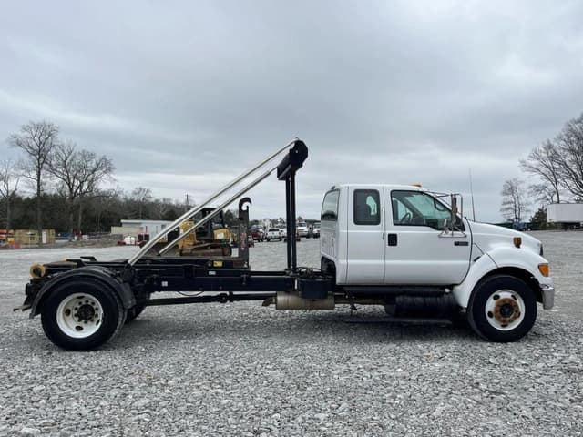 Image of Ford F-650 equipment image 4