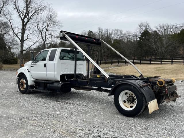 Image of Ford F-650 equipment image 2