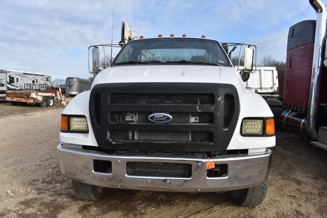 Image of Ford F-650 equipment image 2