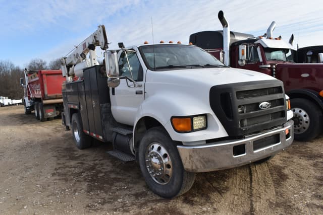 Image of Ford F-650 equipment image 3