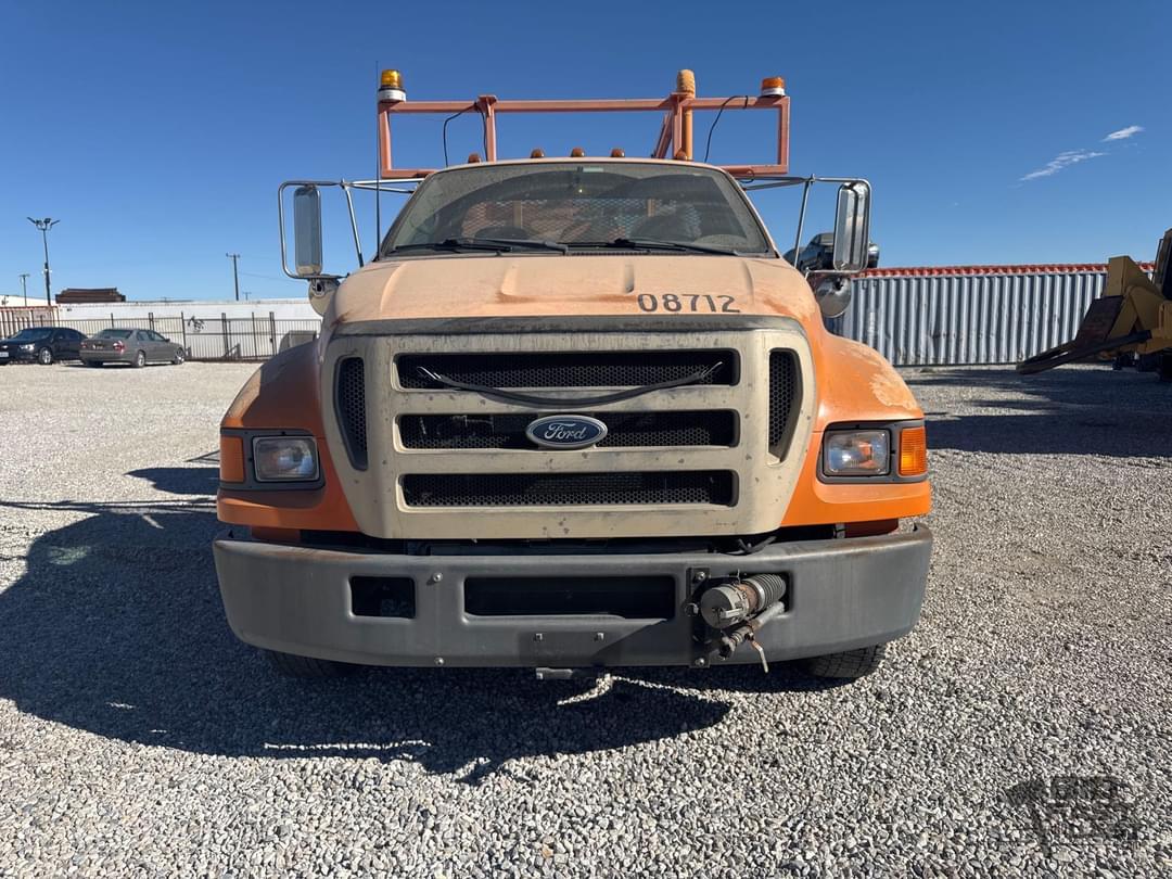 Image of Ford F-650 Primary image