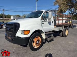 2004 Ford F-650 Image