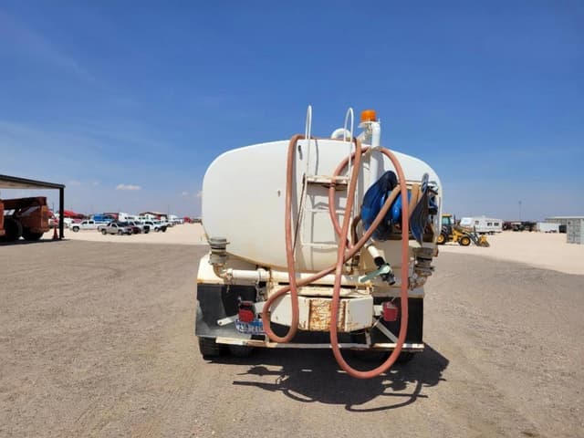 Image of Ford F-650 equipment image 3