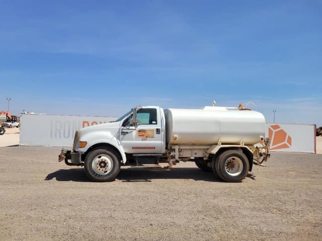 Image of Ford F-650 equipment image 1