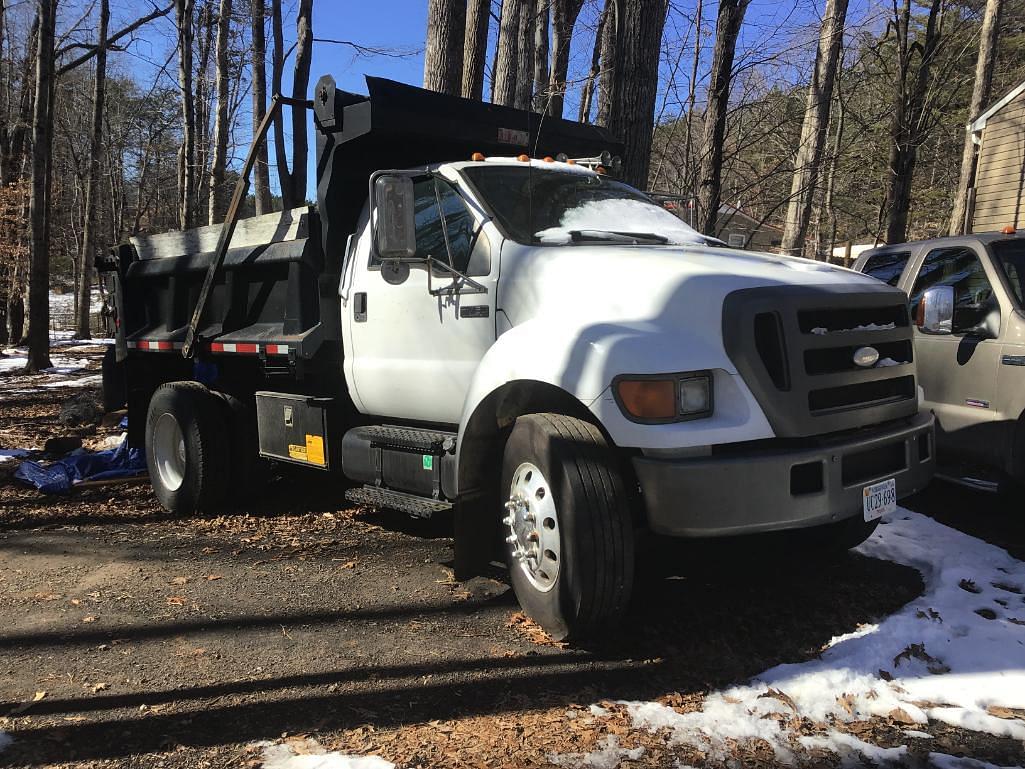 Image of Ford F-750 Image 0