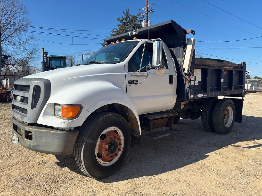 Image of Ford F-750 Primary image