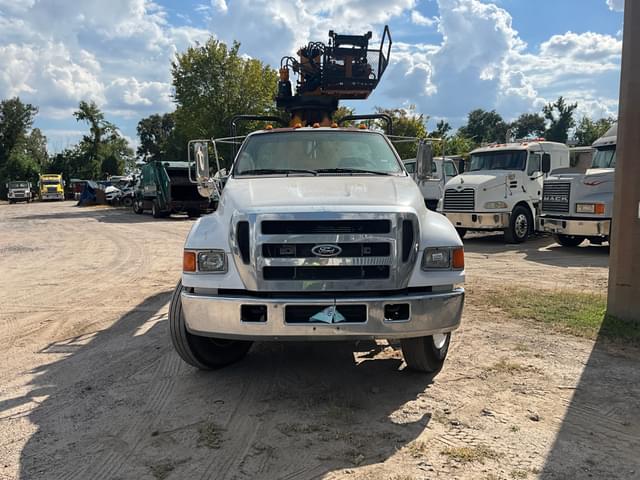 Image of Ford F-750 equipment image 1