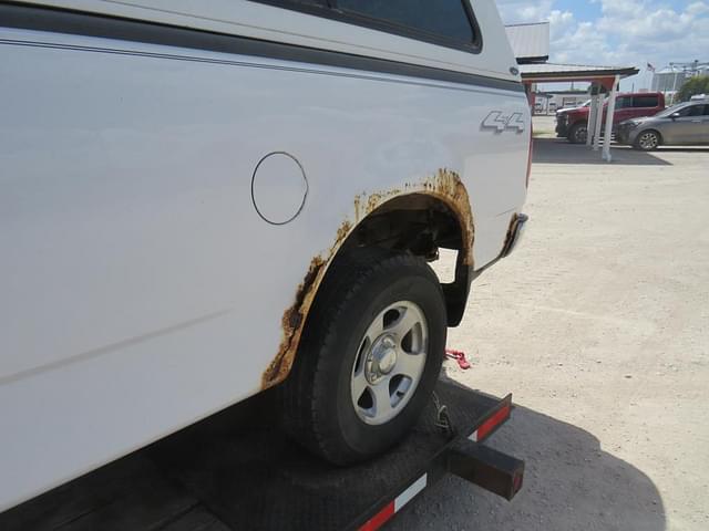 Image of Ford F-150 equipment image 3