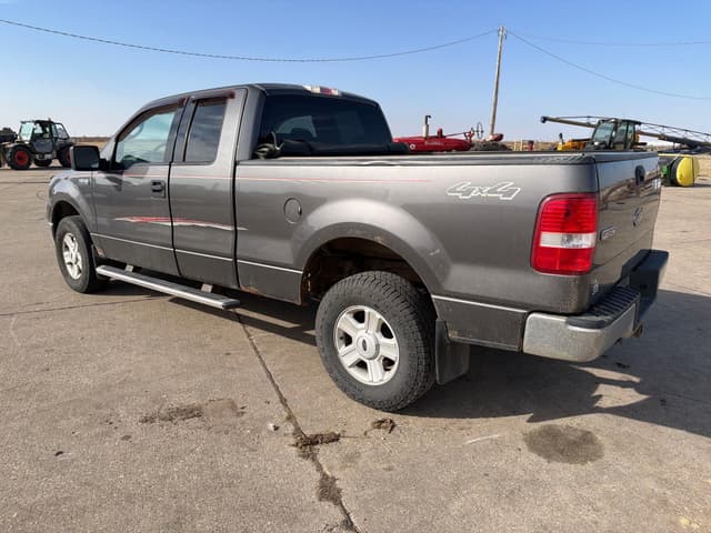 Image of Ford F-150 equipment image 4