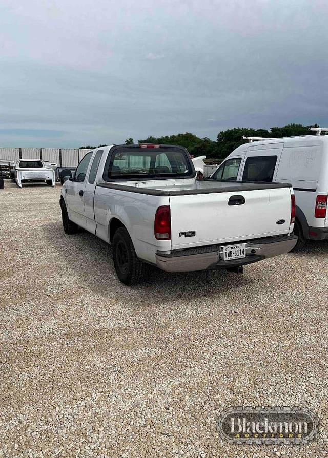 Image of Ford F-150 equipment image 1
