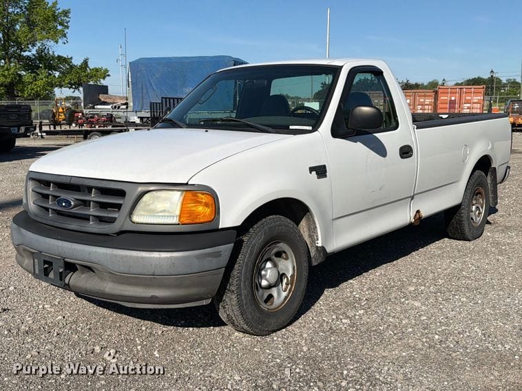 2004 Ford F-150 Equipment Image0