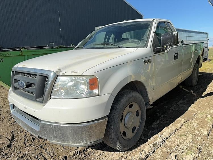 2004 Ford F-150 Equipment Image0