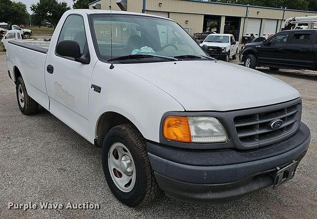 Image of Ford F-150 equipment image 2